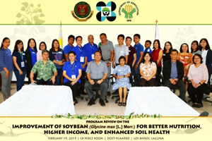 Project Leaders, project staff/representatives, and other participants, together with the members of the Technical Review and Evaluation Panel (TREP), during the Soybean R&D Program Review (Image credit: Gabriel Paolo L. Peralta, CRD, PCAARRD). alt
