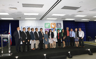 The new fellows of the Leaders in Innovation Fellowship after their demo (L-R) Dr. Prospero C. Naval, Jr., UPD; Dr. Drexcel H. Camacho, DLSU; Mr. Arturo M. Ongkeko, Jr., UPM; Dr. Chelo S. Pascua, UPB; Dr. DJ Darwin R. Bandoy, UPLB; Dr. Nilo T. Bugtai, DLSU; Dr. Clarissa Yvonne J. Domingo-Andali, CLSU; Dr. Rosula S.J. Reyes, ADMU; Dr. Janice A. Ragaza, ADMU; Dr. Hidelisa P. Hernandez, UPLB; Dr. Ma. Carmen A. Lagman, DLSU; Dr. Edgar A. Orden, CLSU; Dr. Jonathan N. Nayga, ISU; Dr. Mary Donabelle L. Balela, UPD; and Mr. Glen N. Baticados, UPLB (Image Credit: Victor Oro, Applied Communication Division (ACD), PCAARRD)