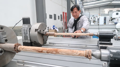 FPRDI researchers train on CNC use. FPRDI researchers train on CNC use.