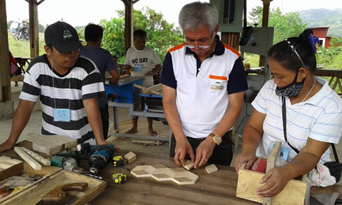 DOST-FPRDI training upcycles woodwastes. DOST-FPRDI training upcycles woodwastes.