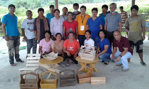 DOST-FPRDI training upcycles woodwastes.